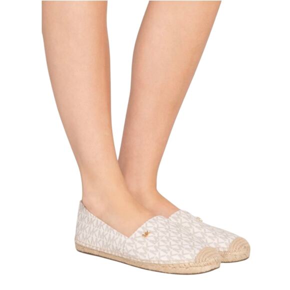 Michael Kors Women's Cream Logo Espidrille Slip-On Shoes Size 10 New - Picture 1 of 9